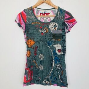 Custo Chic high illustration couture Japan themed short sleeve t-shirt. Size 2
